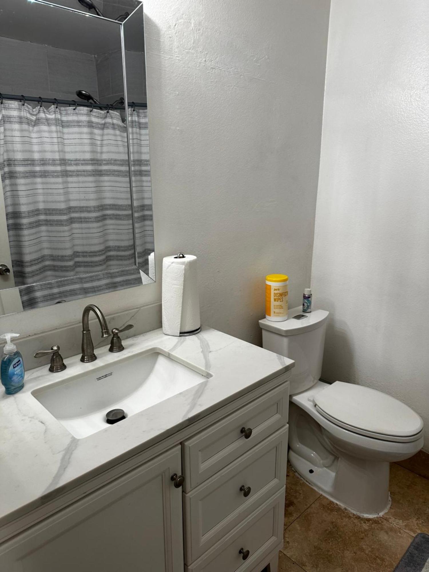Private Room With Private Bath Rialto Exterior photo